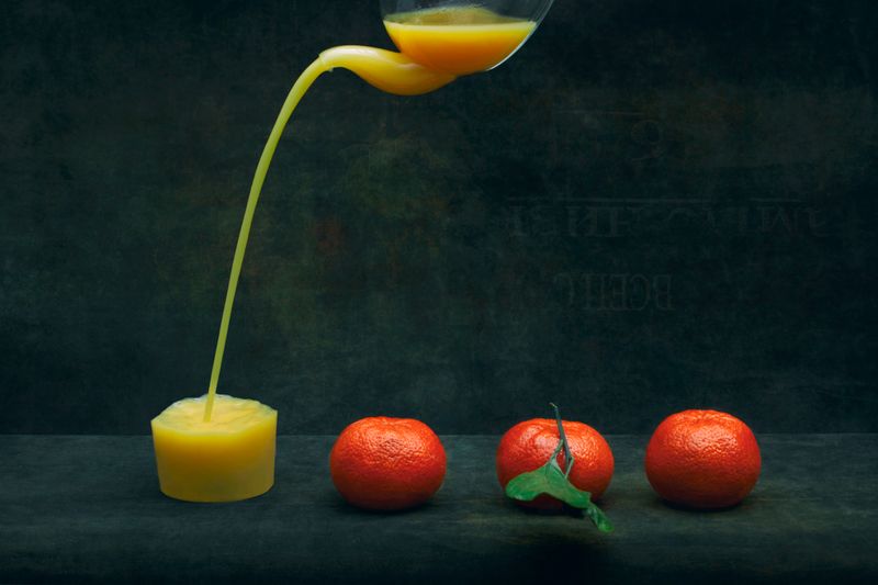 Frischer Orangensaft und Fruchtsäfte